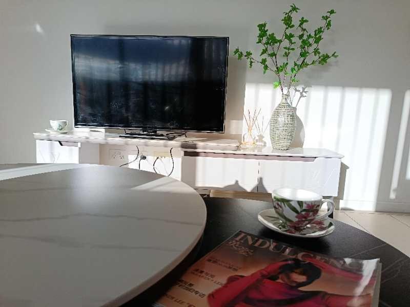 Luxury 2bedrooms Near Olympic Park Cbd Apartment Sydney