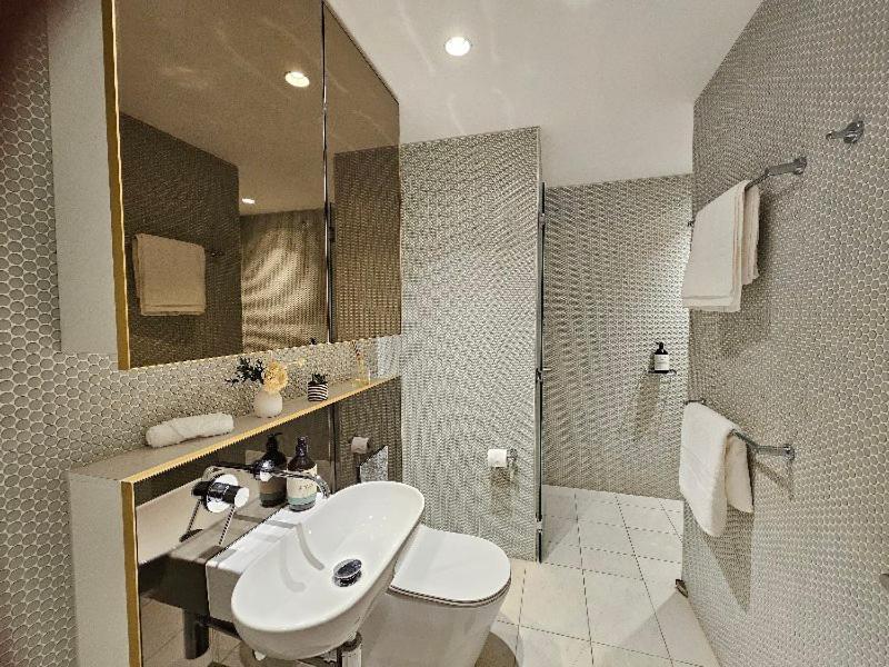 Luxury 2bedrooms Near Olympic Park Cbd Apartment